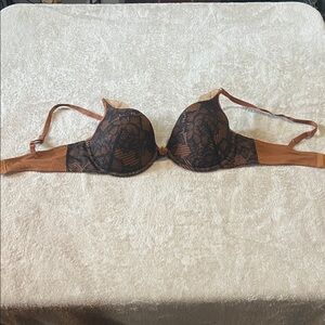 Simply Vera Vera Wang Black and Tan Lace Bra